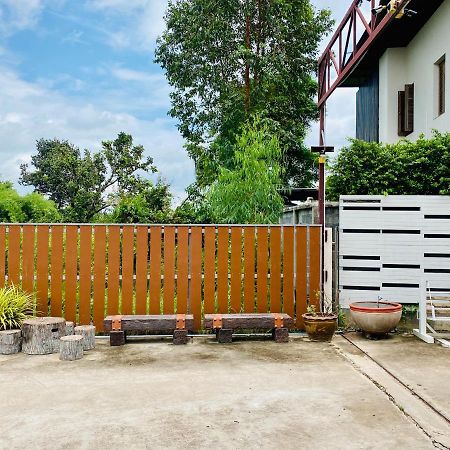 Metha Palace Sakon Nakhon Exterior photo