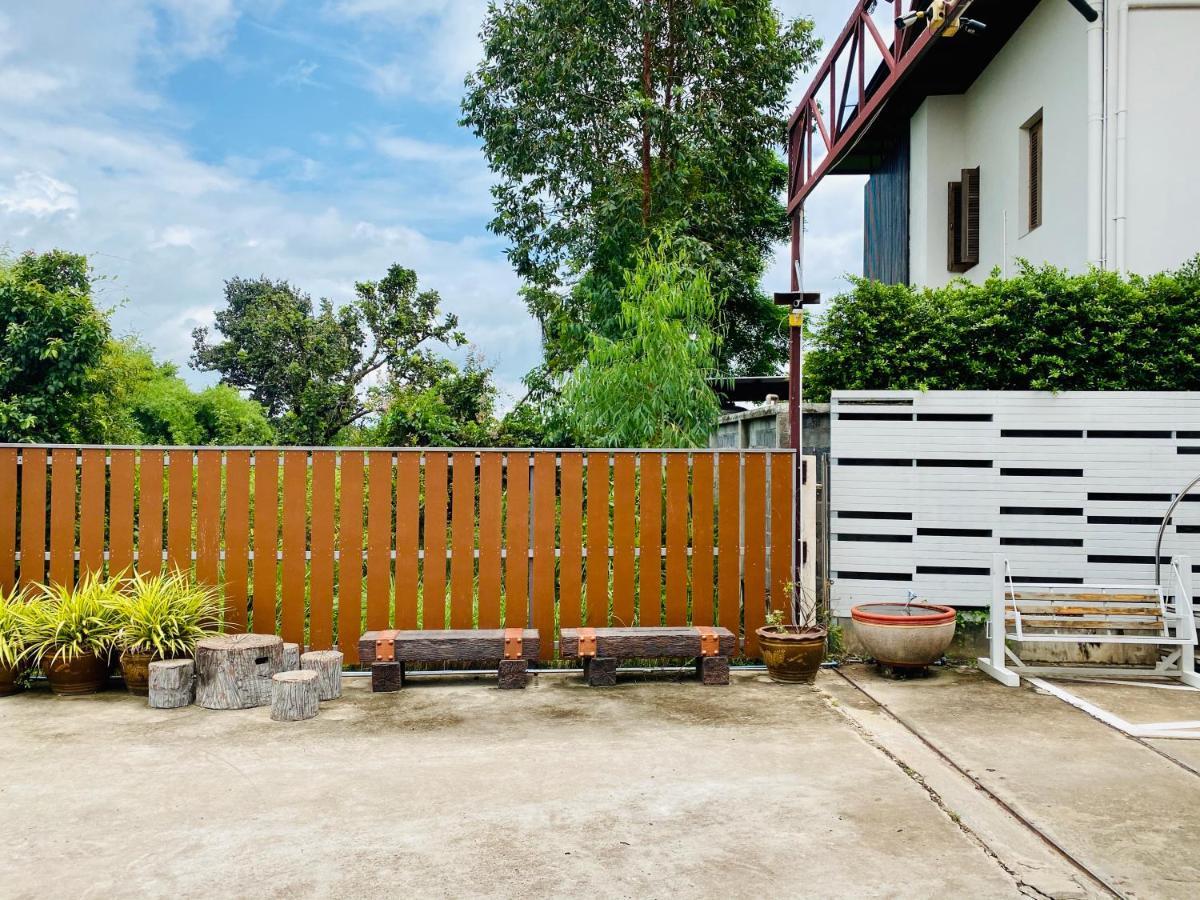 Metha Palace Sakon Nakhon Exterior photo