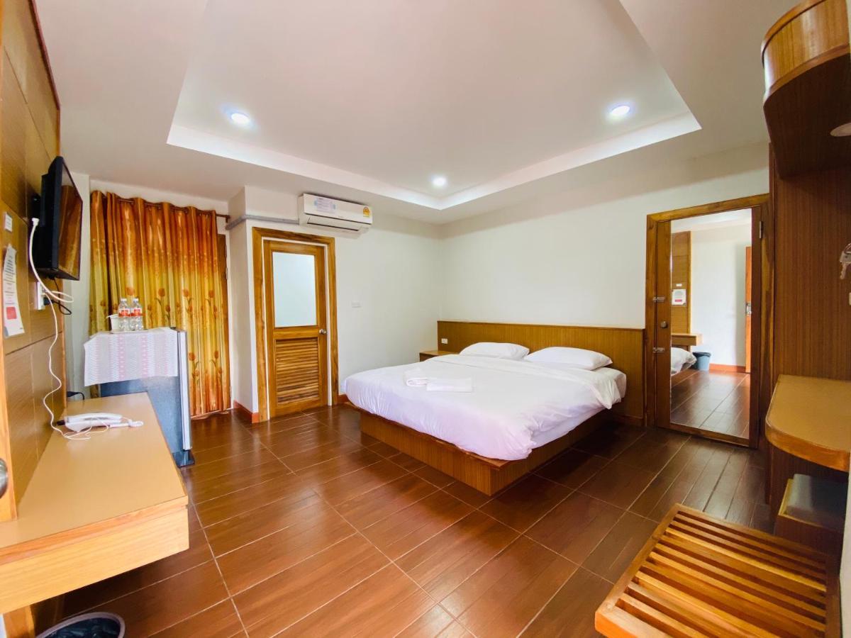 Metha Palace Sakon Nakhon Exterior photo