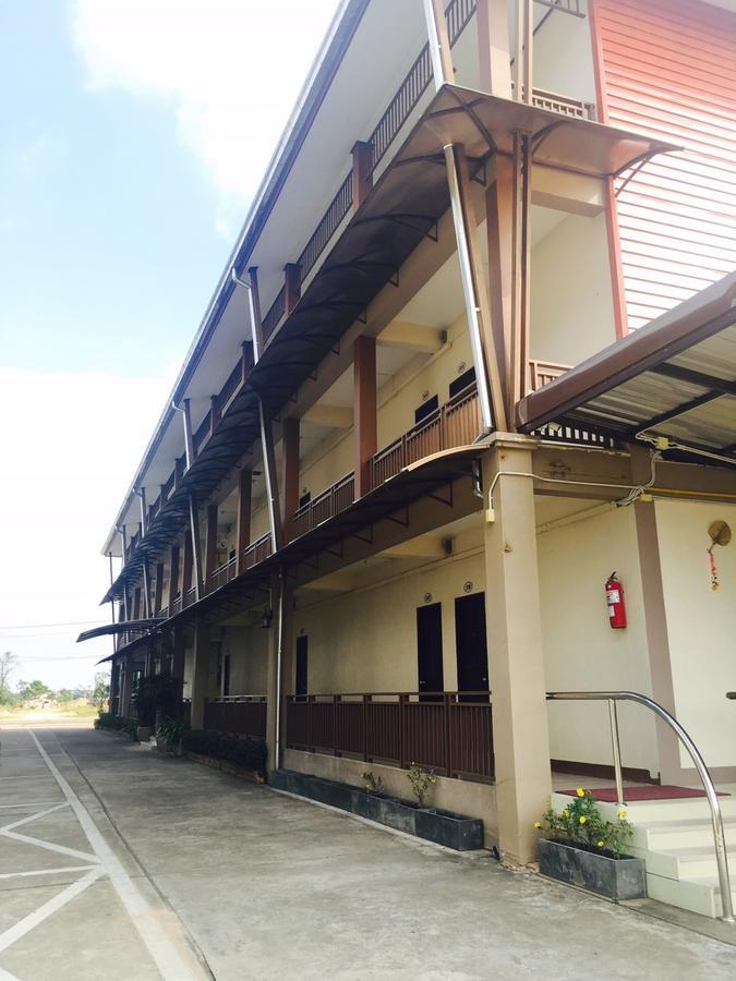Metha Palace Sakon Nakhon Exterior photo